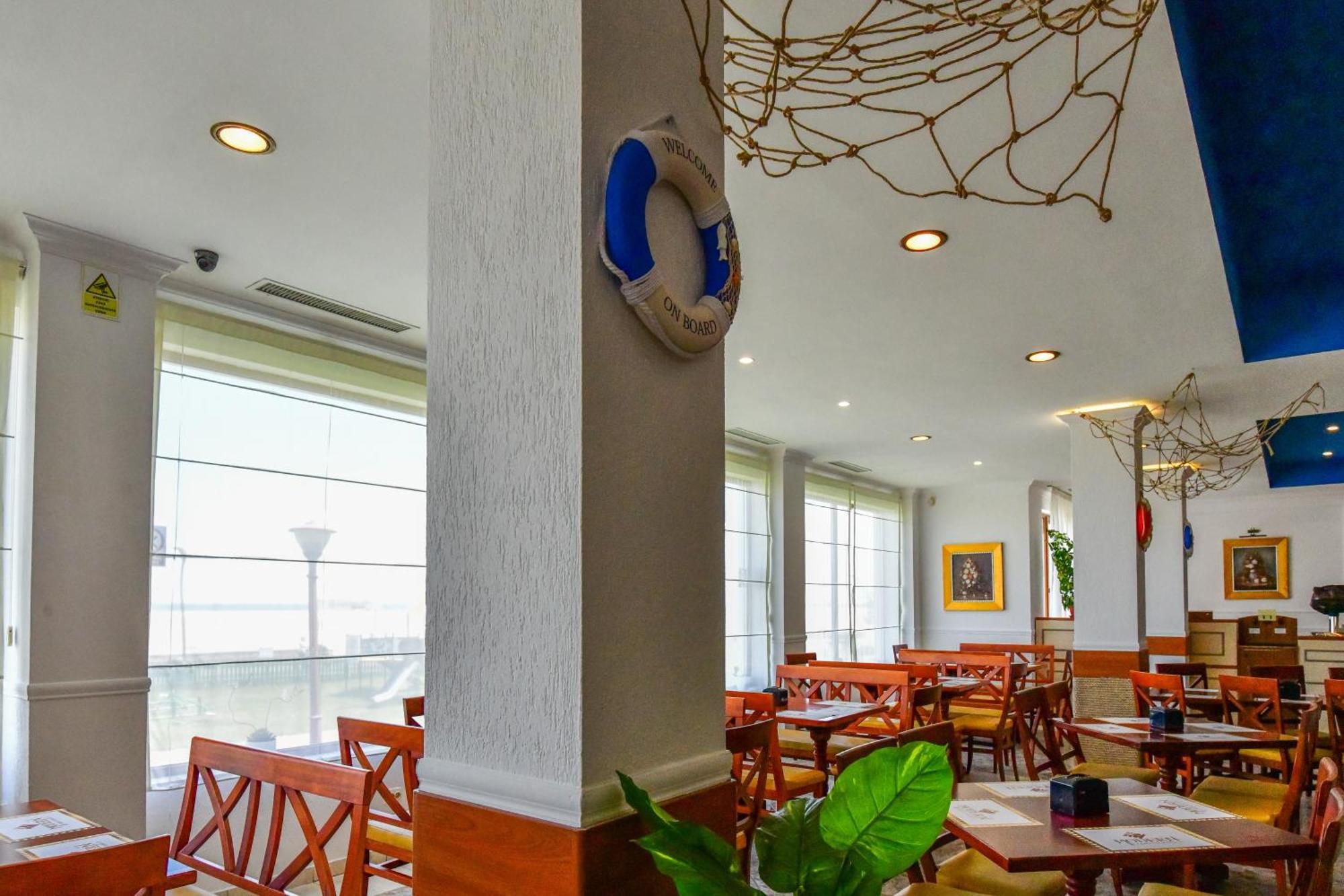 Complex Modern All Inclusive Mamaia Bagian luar foto